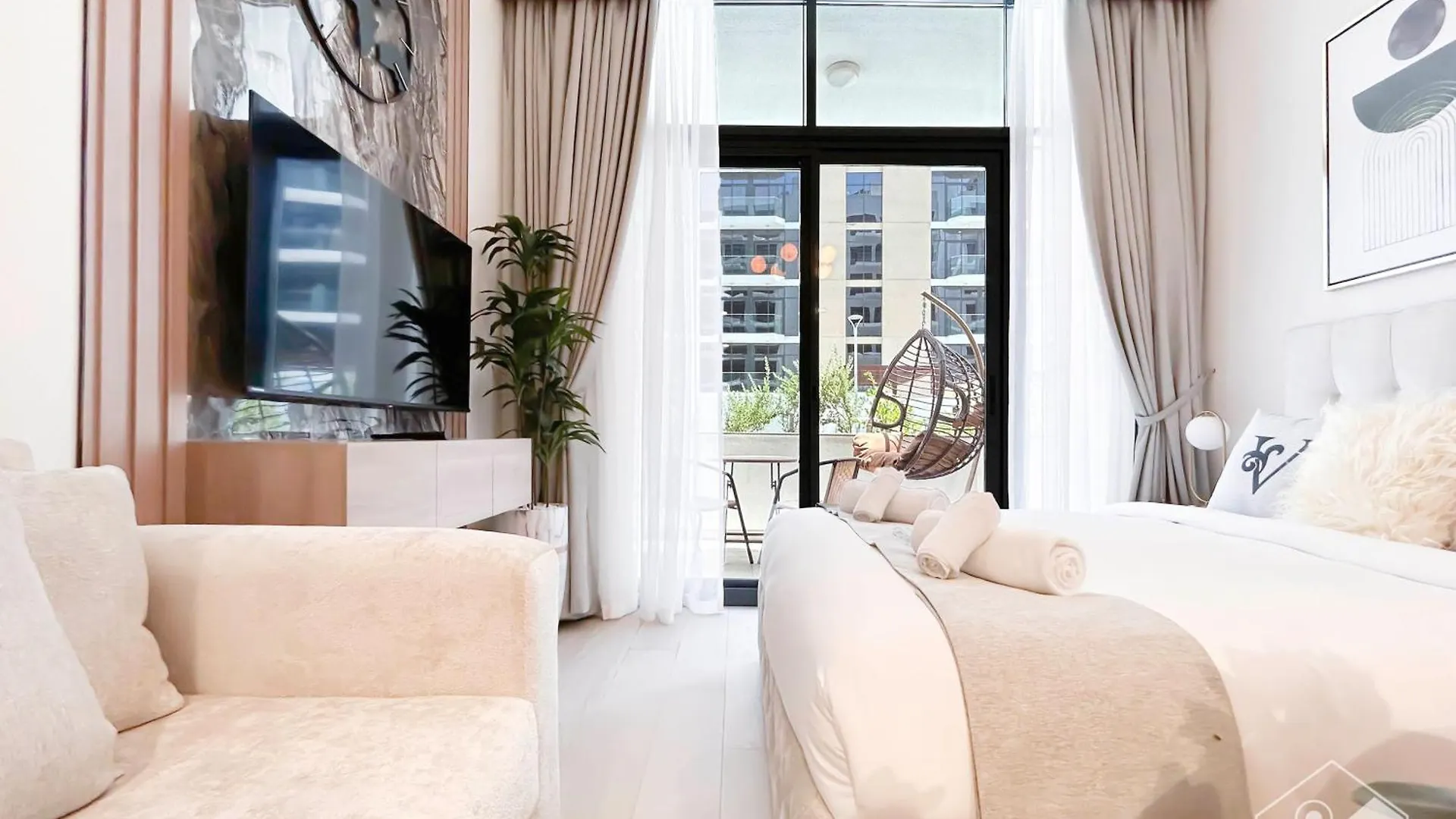 Charming Studio With Balcony In Azizi Riviera Dubai
