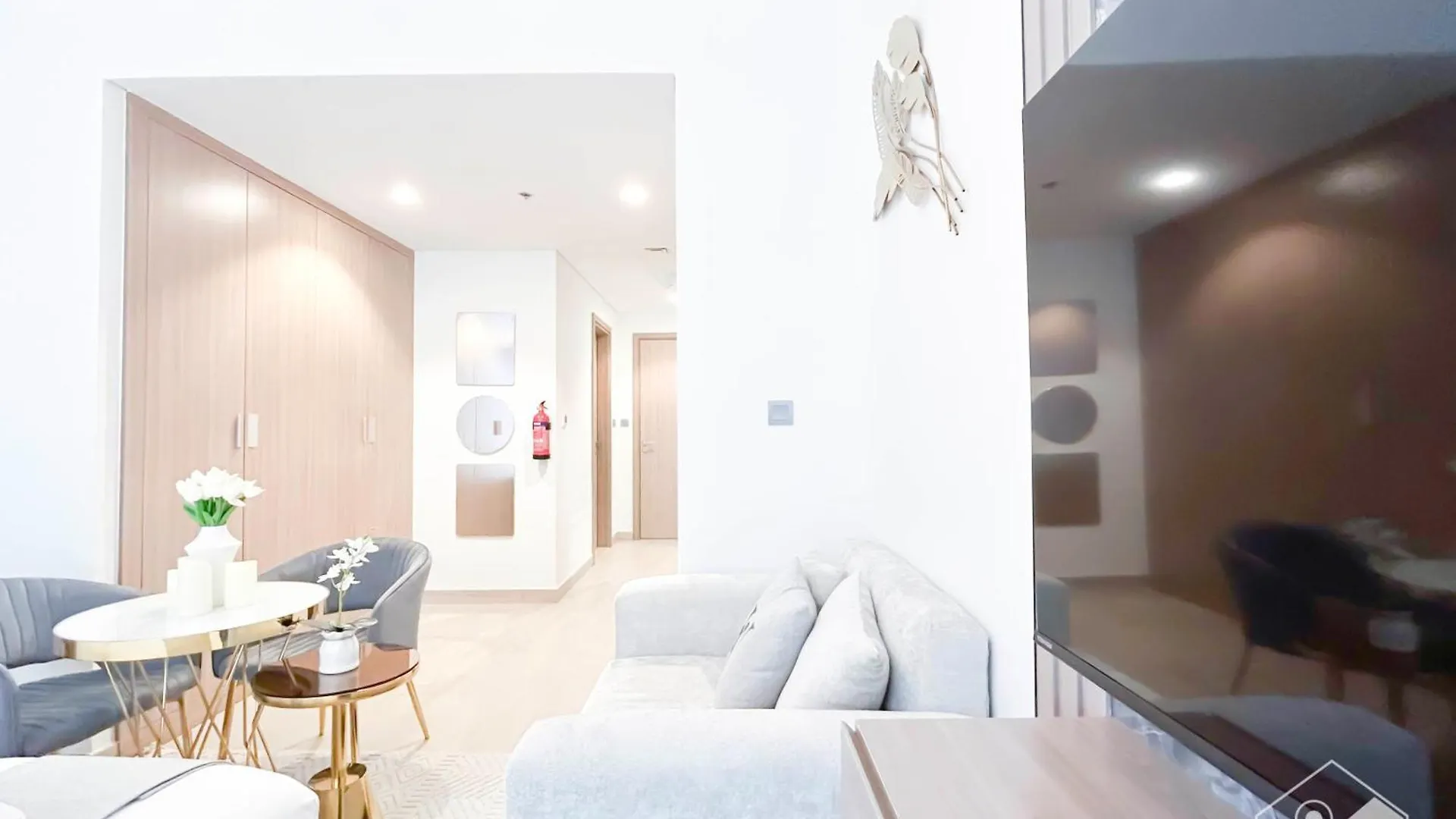 Charming Studio With Balcony In Azizi Riviera Dubai