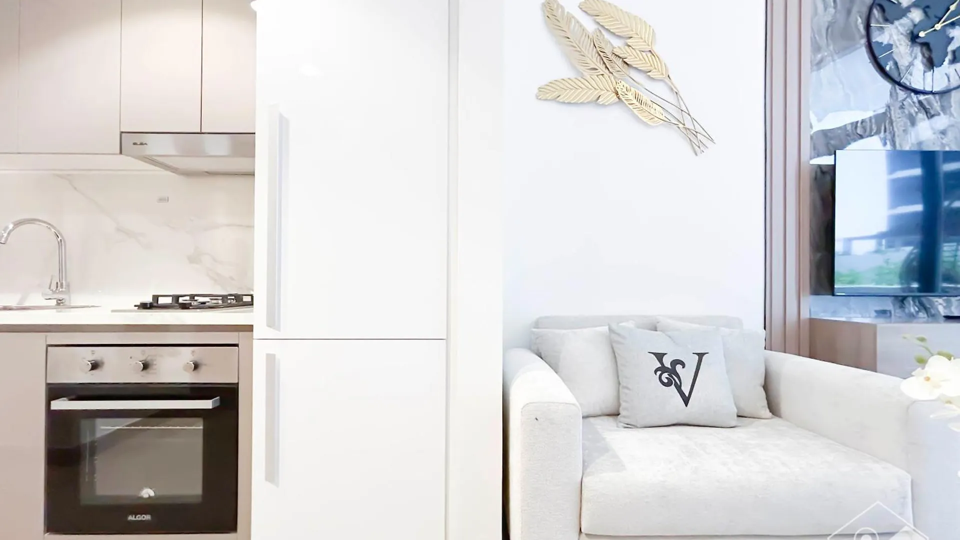 Charming Studio With Balcony In Azizi Riviera Dubai