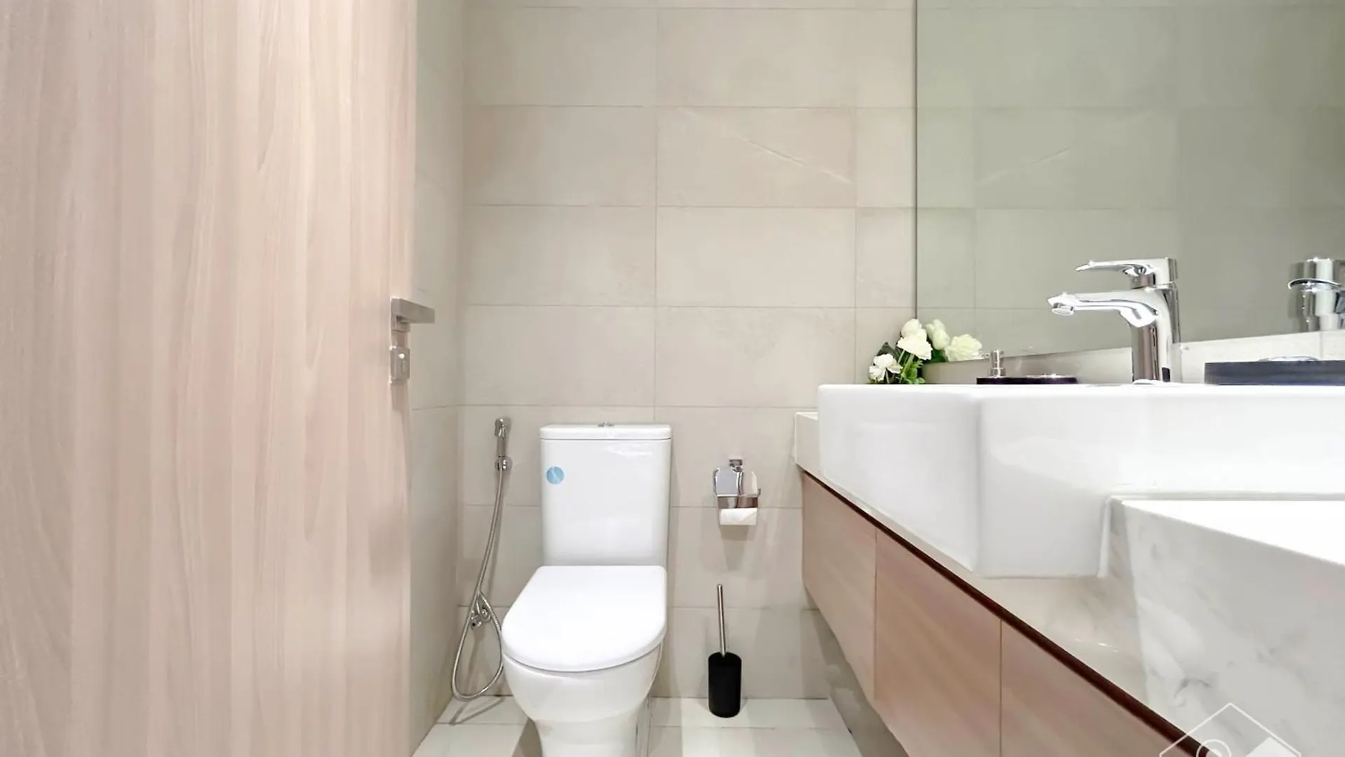 Apartment Charming Studio With Balcony In Azizi Riviera Dubai
